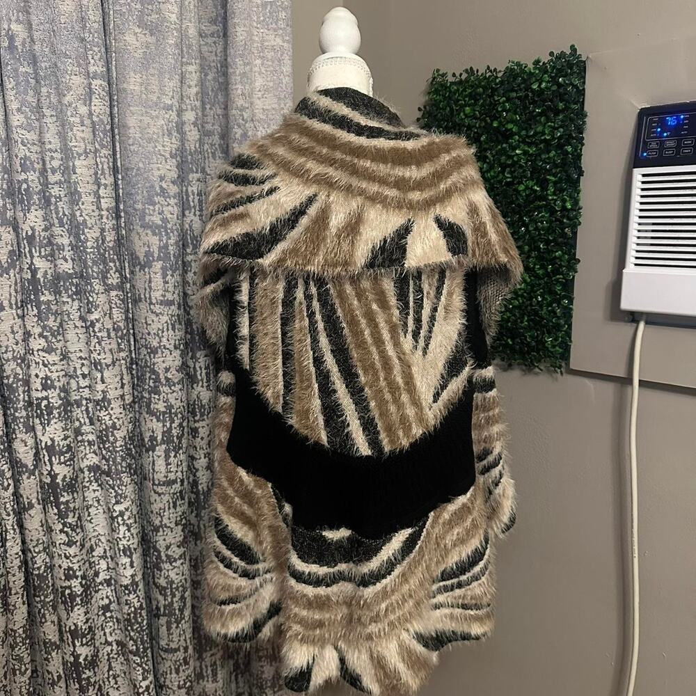 Sioni faux fur coat
